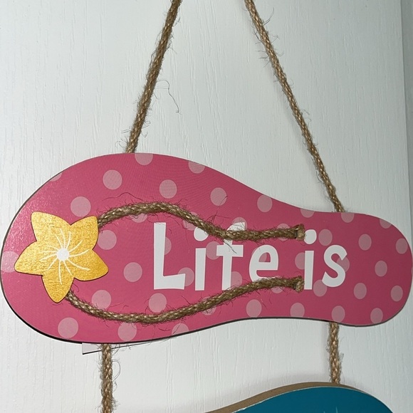 🆕 Flip Flops Wall Decor “Life is Better in Flip Flops” Hanging Sign 🩴 - Picture 7 of 10